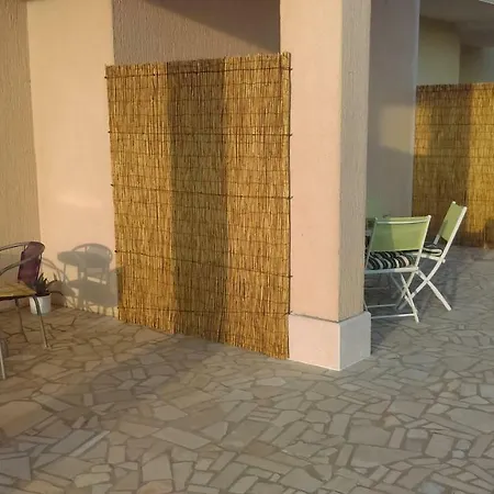 Rossa Apartment