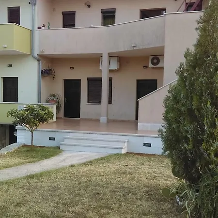 Rossa Apartment